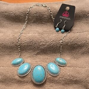 New Paparazzi Necklace & Earrings Set